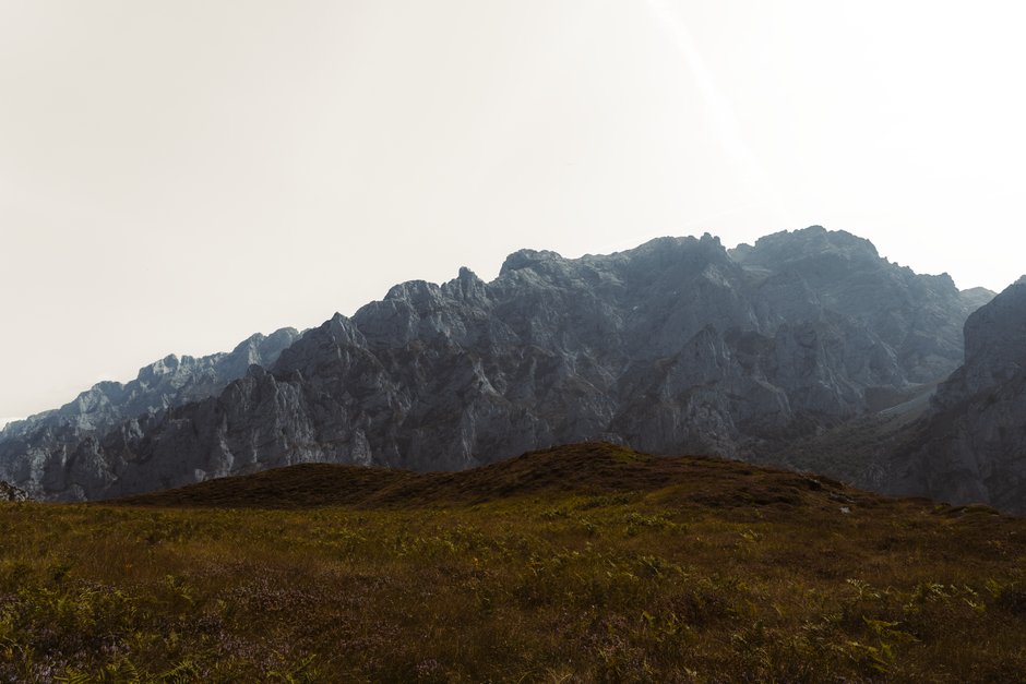 Mountain Dramatic View Of Spanish Mountains Under A Clear Sky, Showcasing Rocky Peaks And Lush Foreground. HD Wallpaper #3855