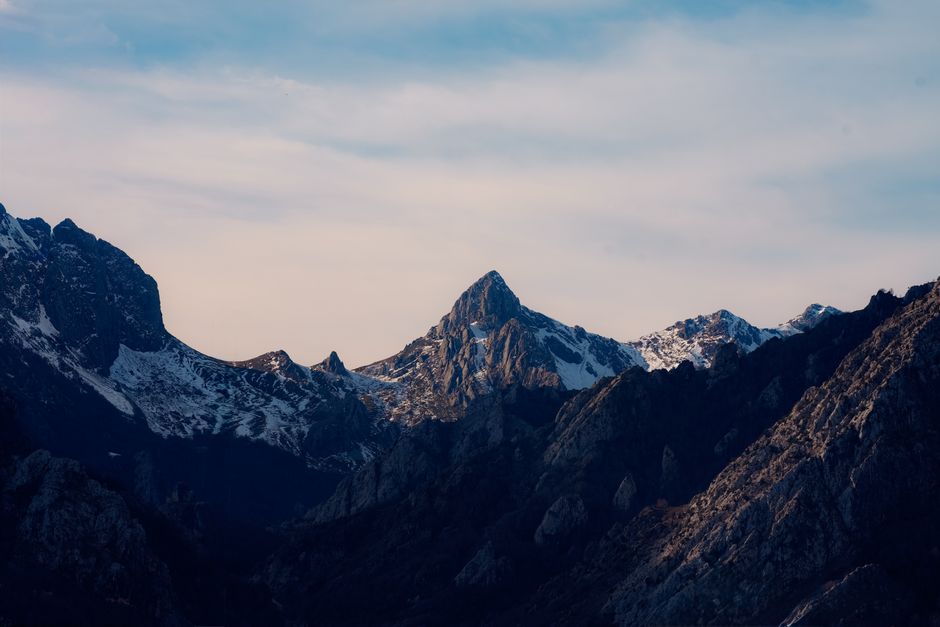 Mountain Majestic Snow Capped Peaks Of Picos De Europa Under A Soft Daylight Sky. HD Wallpaper #3858