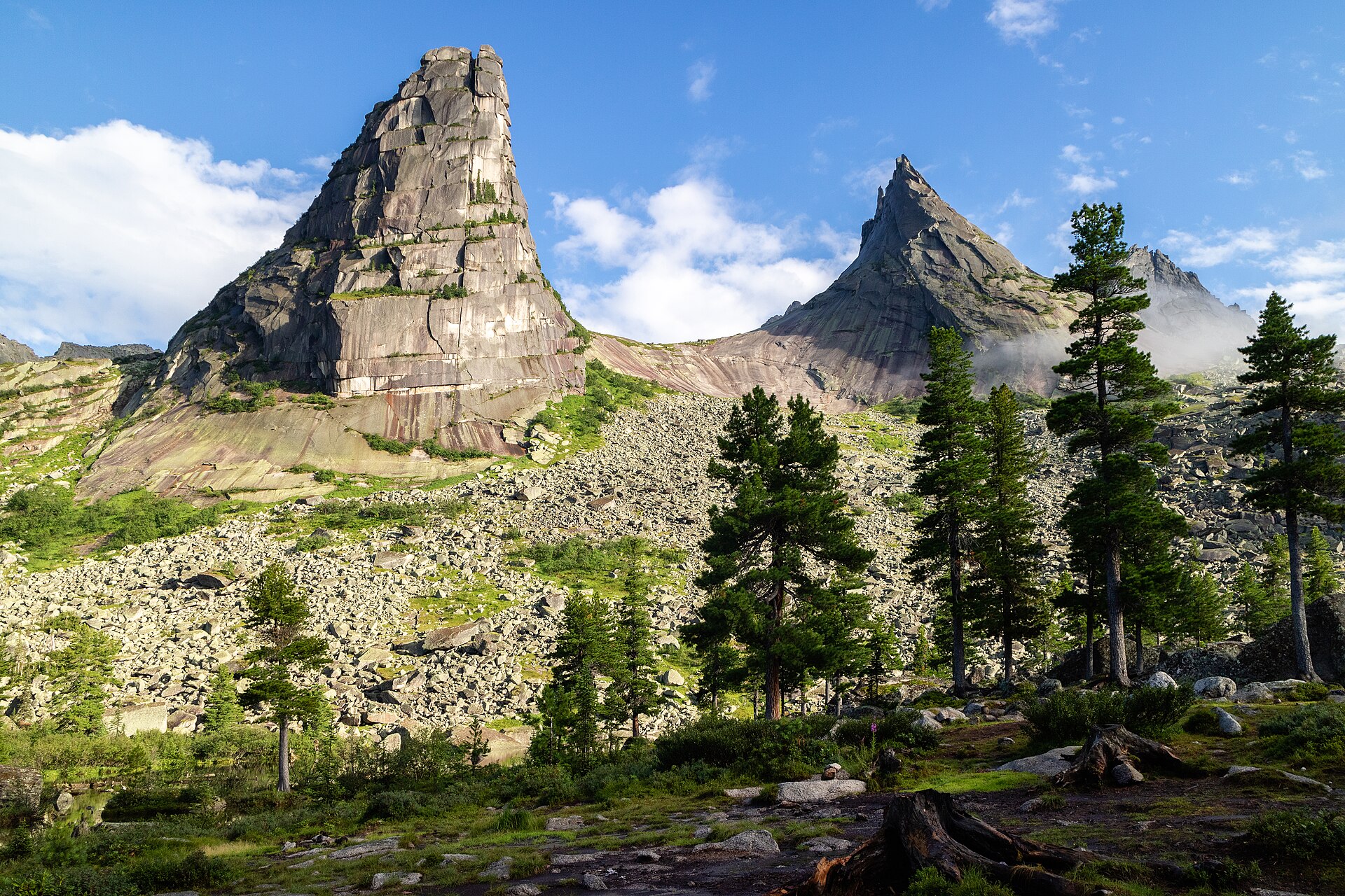 Mountains Ergaki, Parabola Granite Rock Formation, Sayan Mountains, Russia Full HD Wallpaper #3739